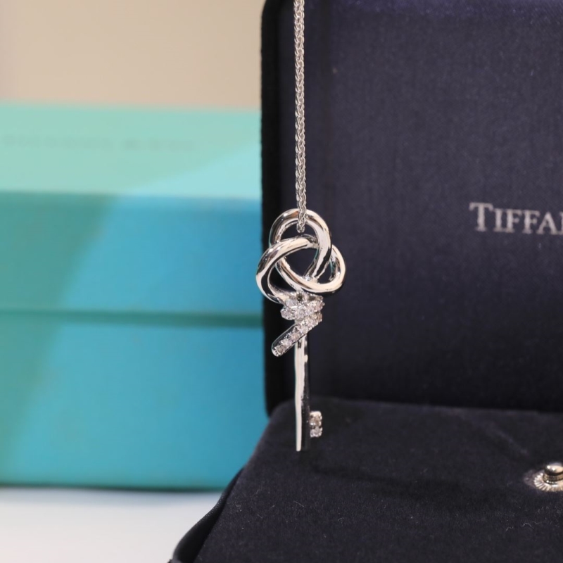 T*f*ny necklaces